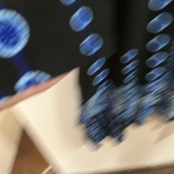 EUC scoop neck 3/4 sleeve, handkerchief hem, tunic - Picture 3 of 8